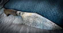 Load image into Gallery viewer, Mosaic Damascus integral petty chef